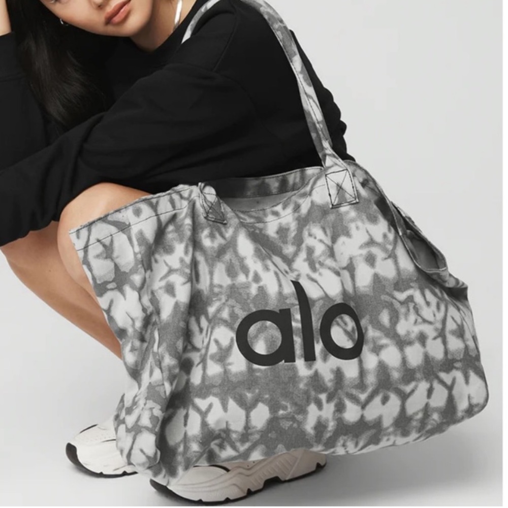 FINAL PRICE! Alo Yoga Oversized Iconic Shopper Tote Bag in Gray 100%  Cotton Bag - Picture 3 of 11